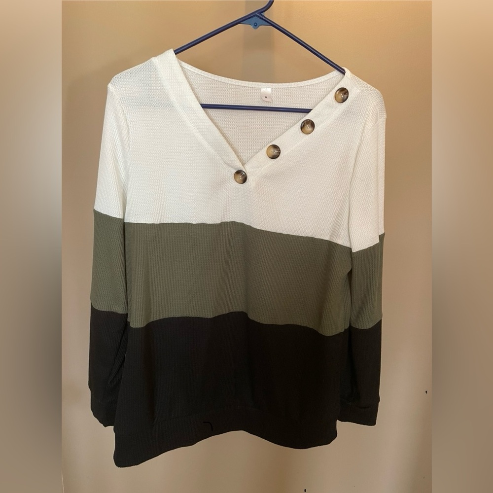 Women’s Longsleeve Top (EUC)